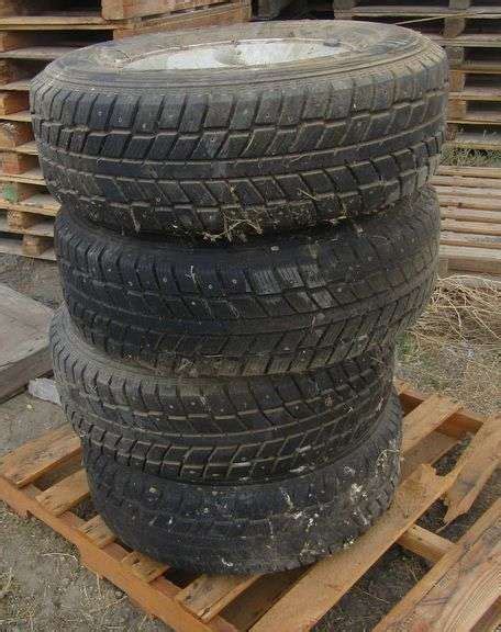 E 146 Hankook Studded Snow Tires 4 Pickett Auction Service