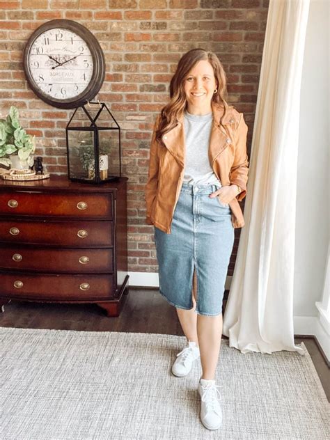 20 Best Outfit Ideas For How To Wear A Denim Skirt Be So You