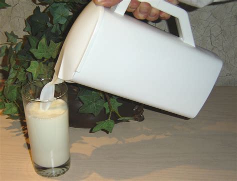 File:Milk Pitcher With Lid.jpg - Wikimedia Commons