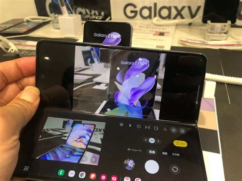 Galaxy Z Fold4がビジネスシーンで重宝する理由｜タブレットでは出せない機能でマルチタスクをこなす ドコモラボ Docomolab