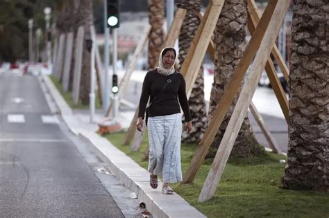 Camion Sulla Folla E Spari Terrore A Nizza Giornale Di Brescia