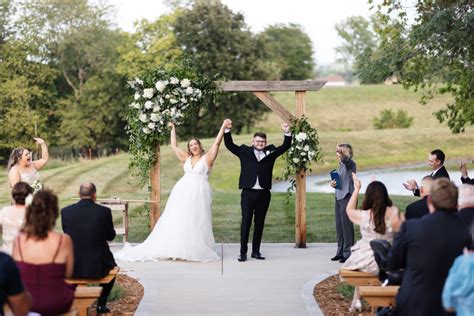 Wedding at Tobacco Barn Farm - Caitlyn Cloud Photography