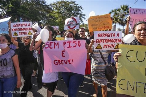 Protestos De Enfermeiros E Grito Dos Exclu Dos Marca Desfile Pelos