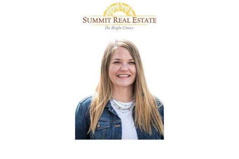 Summit Real Estate A Women Led Business Meet Our Team Of Real Estate