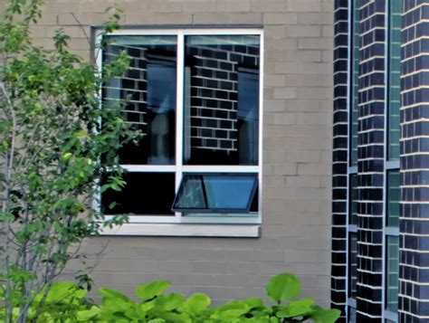 GLASSvent® Windows for Storefront Framing - Kawneer Window Solutions