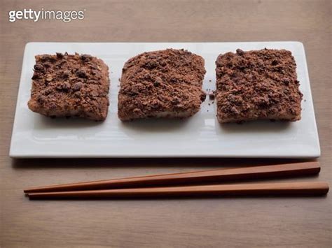 Korean Traditional Food Red Bean Rice Cake 이미지 1584663136 게티이미지뱅크