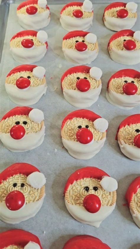 408k Views · 35k Shares Santa Oreos Holiday Treats 🎄🎅🏽 🎄 Ready