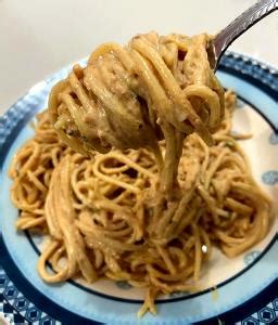 Calorias em 1 Porçoes Macarrão Molho Cremoso De Atum Porção 1