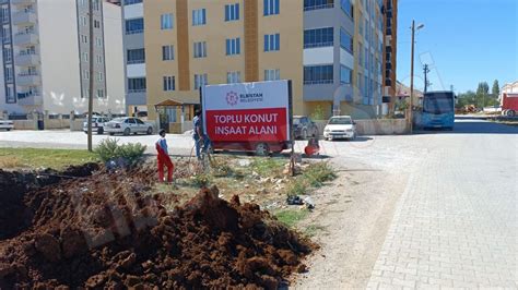 Elbistan Belediyesinin ücretsiz konut projesinde ilk kazma vuruldu