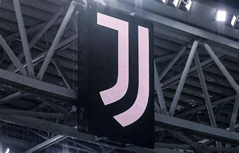 Juventus Sancionado Con 10 Puntos En Serie A Por El Caso Plusvalías Telediario México