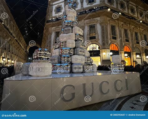 The Gucci Christmas Tree Is Not A Tree An Installation Of 78 T Boxes Sealed With Gucci