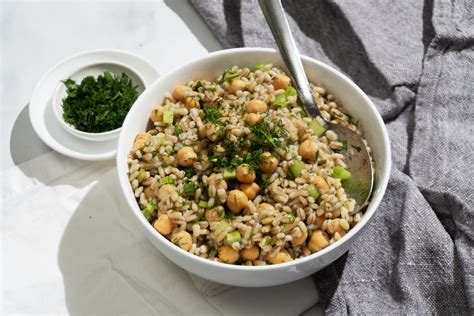 Herby Chickpea And Barley Salad Recette Magazine