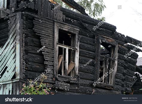 Burnt Wooden House Building That Burned Stock Photo 1887705754 ...