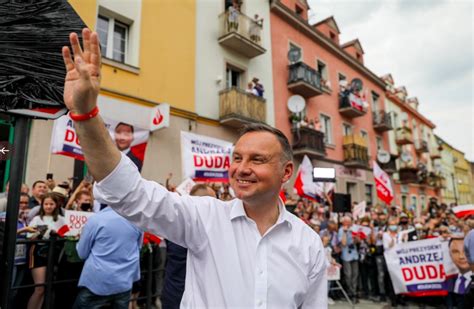 PAD Wszyscy jesteśmy równi i każdemu należy się poszanowanie dla jego