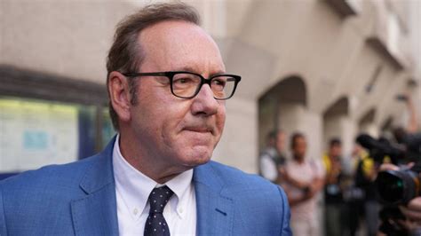 Kevin Spacey Acusado De Crimes Sexuais Se Declara Inocente Em Londres