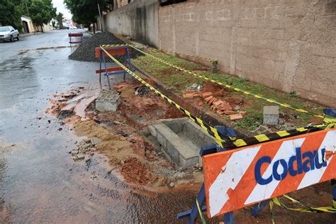 Obras de drenagem pluvial chegam ao São Benedito Folha de Uberaba