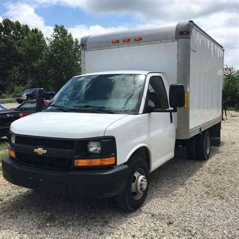 Chevrolet Express 3500 2012 Van Box Trucks