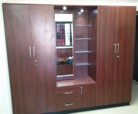 Doors Mm Polished Brown Wooden Wardrobe At Rs Sq Ft In Kuhi