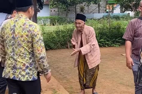 Mbah Harun Jemaah Haji Tertua Berusia Tahun Yang Berangkat Tahun Ini