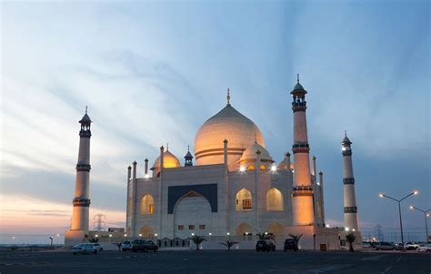 Famous Mosques Around the World| IslamicFinder