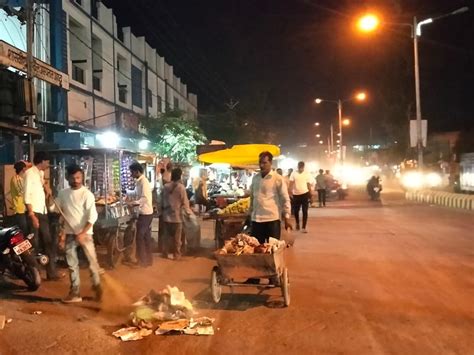 Cleanliness Is Being Done In The City Even At Night For Clean Survey अब की बार आष्टा को