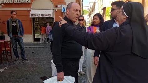 Agresi N Sor Luc A Roma Sor Luc A Caram Denuncia La Agresi N F Sica