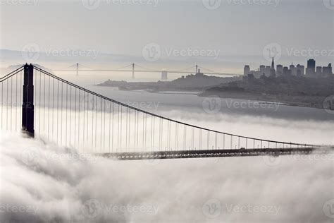 San Francisco Skyline 5905464 Stock Photo at Vecteezy