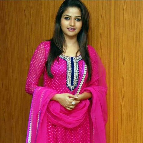 Nithya Ram Hd Images Unseen Shooting Spot Photos Cinema Fun World