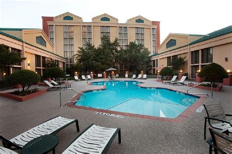 Dallas: Airport Hotels near [AIRPORT_CODE]: Airport Hotel Reviews: 10Best