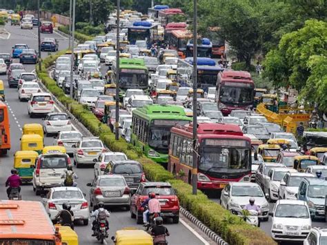 Bengaluru Traffic Advisory Service Road Near Nagawara Flyover Closed Check Route Diversions