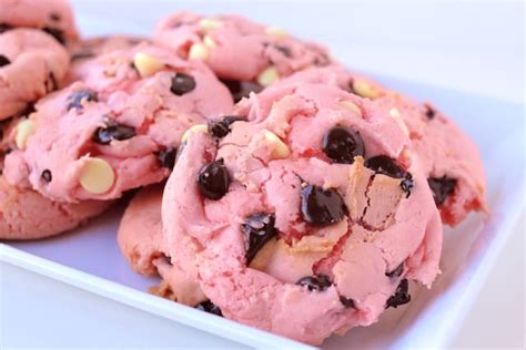 Strawberry Cookies - Simply Bakings