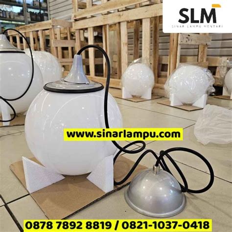 Lampu Gantung Bulat Kaca Susu Dia 22 5 Cm Sinar Lampu Mentari