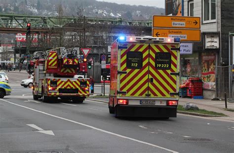 Brand In Wuppertal Feuerwehreinsatz Wegen Defektem Ofen In Oberbarmen