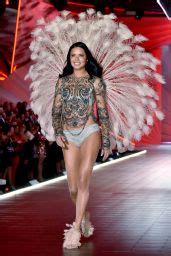 Adriana Lima Vs Fashion Show Runway Part Ii Celebmafia