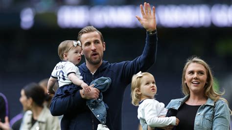 Harry Kane Fc Bayern M Nchen Star Wird Zum Vierten Mal Vater Der Spiegel