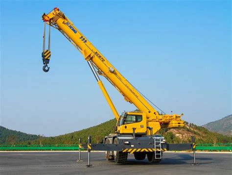 Xcmg High Performance Mobile Crane Xcr Ton Rough Terrain Crane