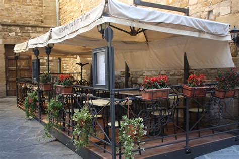 Outdoor dining in Florence, Italy | Outdoor, Outdoor structures, Pergola