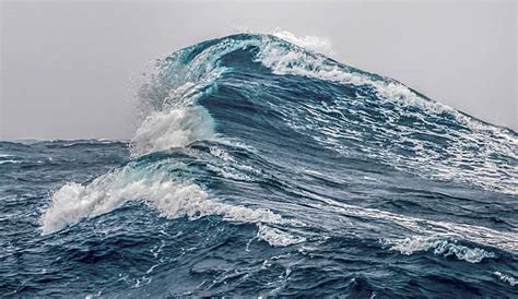 Top 60 Ocean Waves Stock Photos, Pictures, and Images - iStock