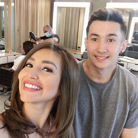 Kilalanin Ang Kapatid Ni Nathalie Hart Na Pumukaw Sa Atensyon Ni Vice