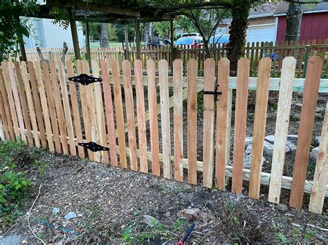 home depot cedar picket fence 3