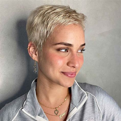 21 Types Of Choppy Pixie Cuts Women Are Asking For This Year