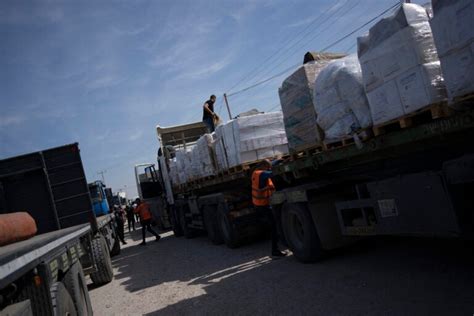 Egypts Border Crossing Opens To Let A Trickle Of Desperately Needed Aid Into Besieged Gaza Whyy