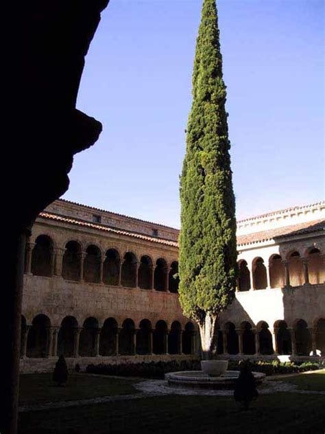 L Santo Domingo De Silos Claustro Enrique Viola Flickr