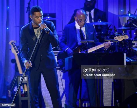 Singer Maxwell Photos and Premium High Res Pictures - Getty Images