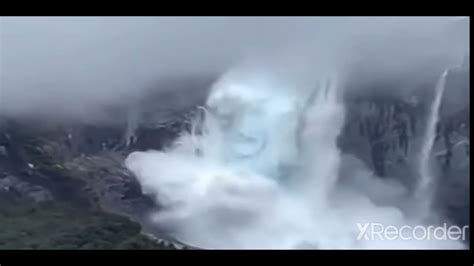 increíble desprendimiento de glaciar en parque nacional queulat de la