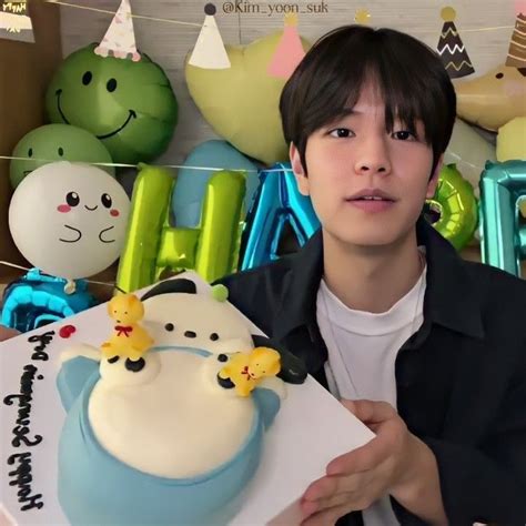 de yaria em Stray kids♡ | 17 kpop, Aniversario, Primeiro aniversario