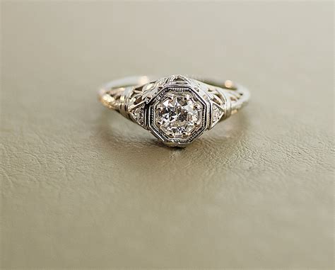 Antique 18k White Gold Filigree Diamond Engagement Ring