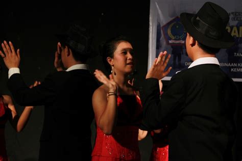 Tari Katrili, Tari Muda Mudi khas Minahasa - Indonesia Kaya