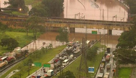 Temporal Provoca Alagamentos E Fecha Marginais Em Sp