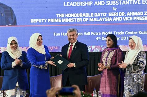 More Women Candidates For Bn In Ge14 Says Zahid Malay Mail